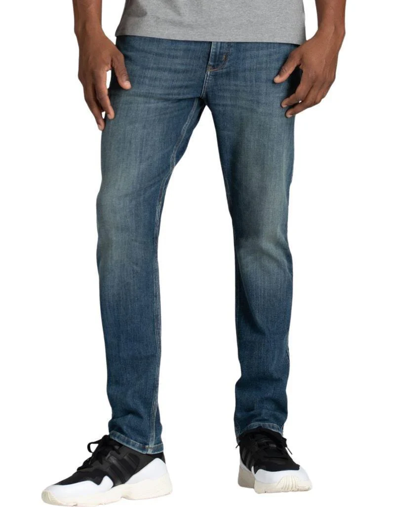 Performance Denim Relaxed Tapered Jeans, 32" Inseam - Wash - Mens - Image 4
